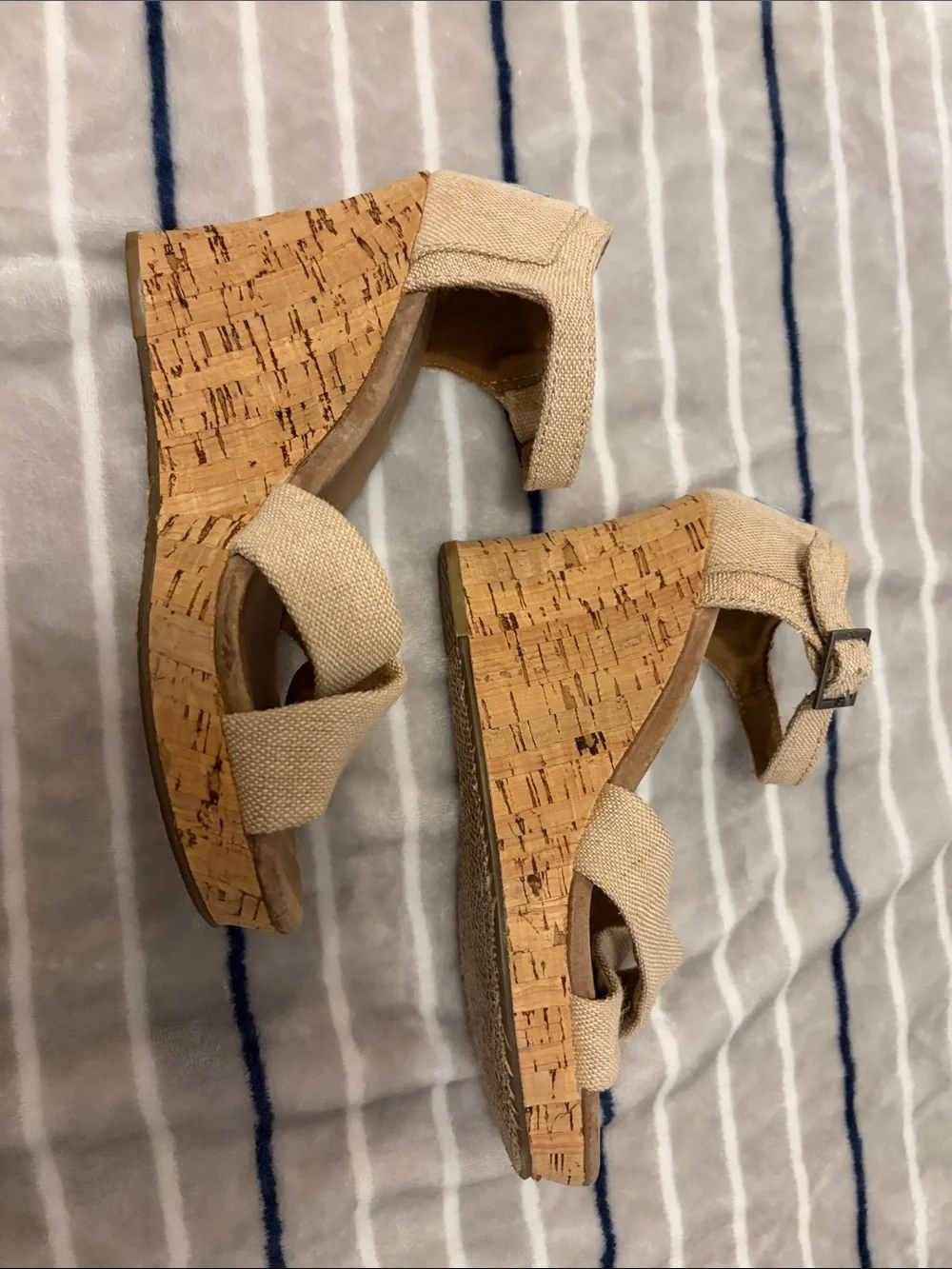 Toms wedge sandals